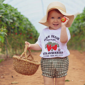 Strawberry Picking - Tshirt