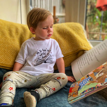 Load image into Gallery viewer, Book Lovers - Tshirt
